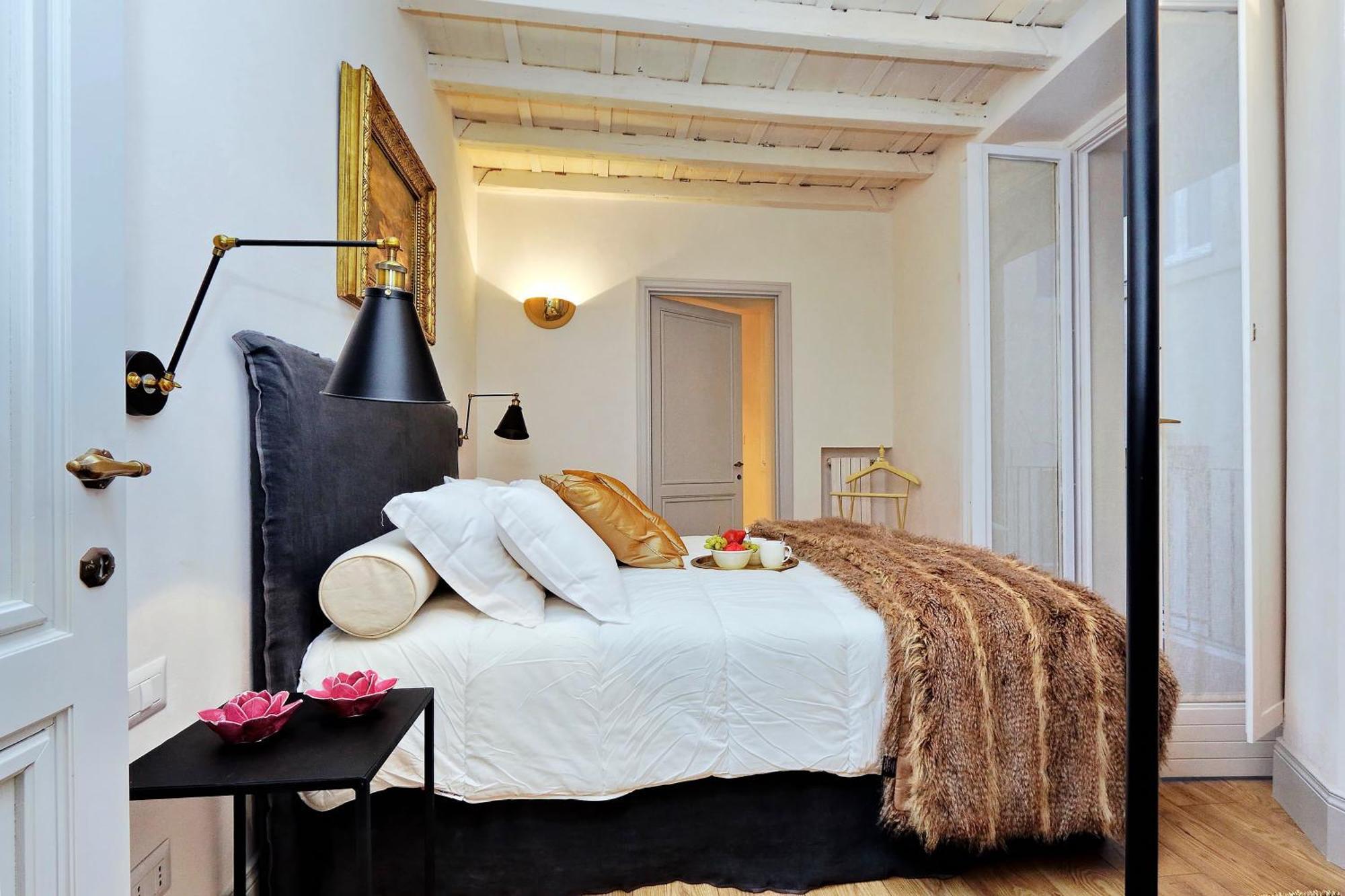 Luxury Charme Between Pantheon And Spanish Steps Рим Екстер'єр фото