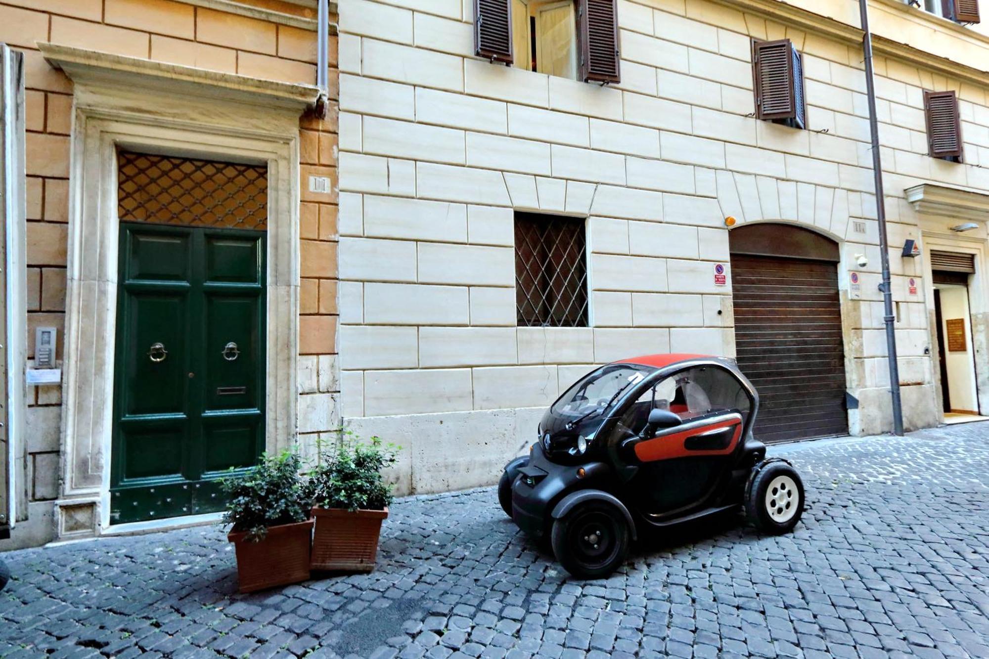 Luxury Charme Between Pantheon And Spanish Steps Рим Екстер'єр фото
