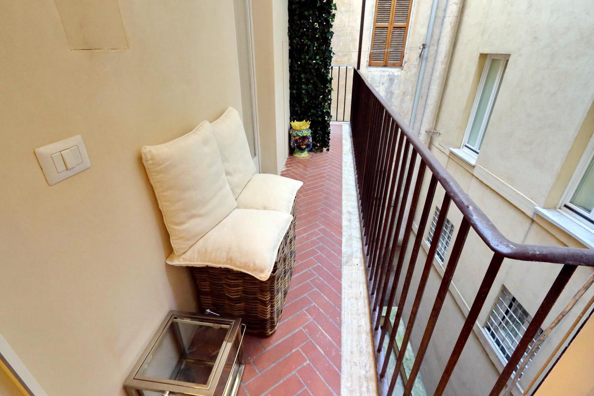 Luxury Charme Between Pantheon And Spanish Steps Рим Екстер'єр фото